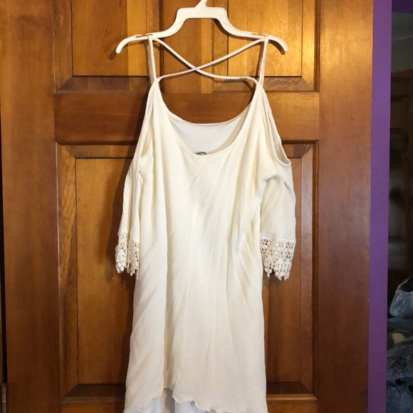 White dress - Picture 3 of 4